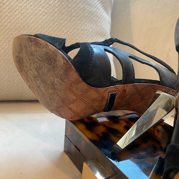 L.A.M.B leather and suede sandals with geometric metal heel. Size 6 - Picture 8 of 9